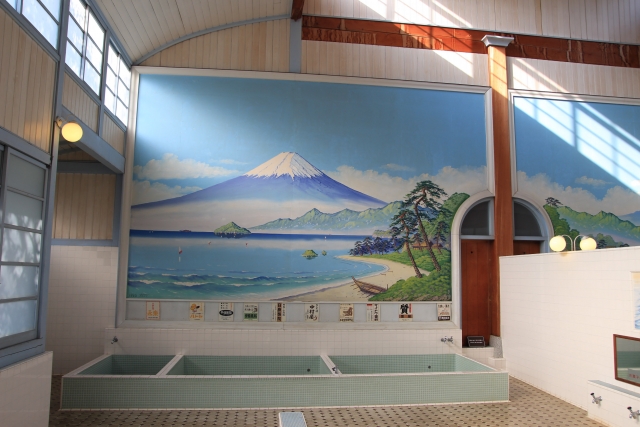 湯屋の歴史と銭湯文化の発展｜人々が集う交流の場